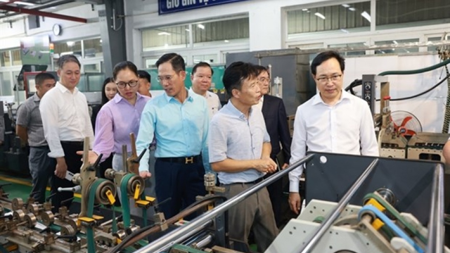 Samsung Vietnam supports 12 businesses to develop smart factories