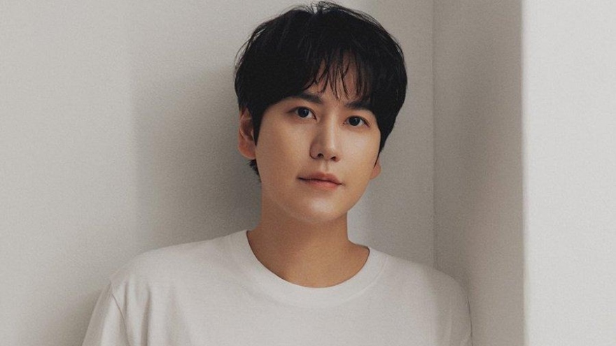 Kyuhyun Super Junior ký hợp đồng với công ty mới