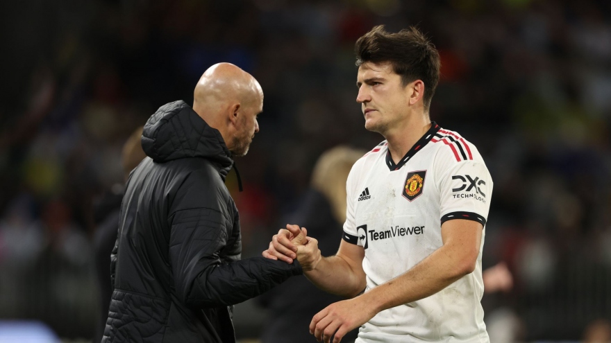 HLV Erik Ten Hag “nhắc khéo” Maguire cần sớm rời MU