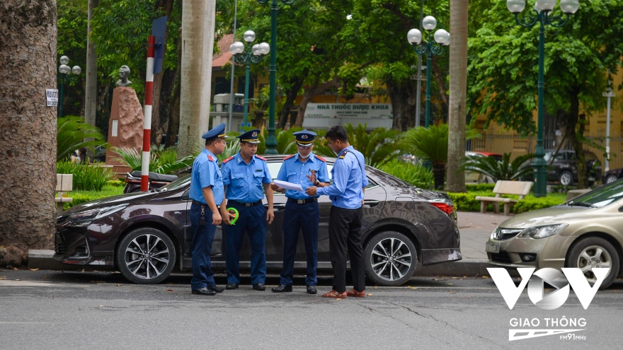 Thanh tra giao thông không được dừng phương tiện?