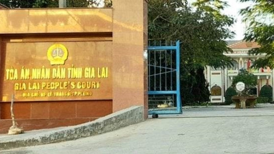 Thẩm phán TAND tỉnh Gia Lai vừa bị tạm giam từng bị cảnh cáo vì nhận tiền đương sự