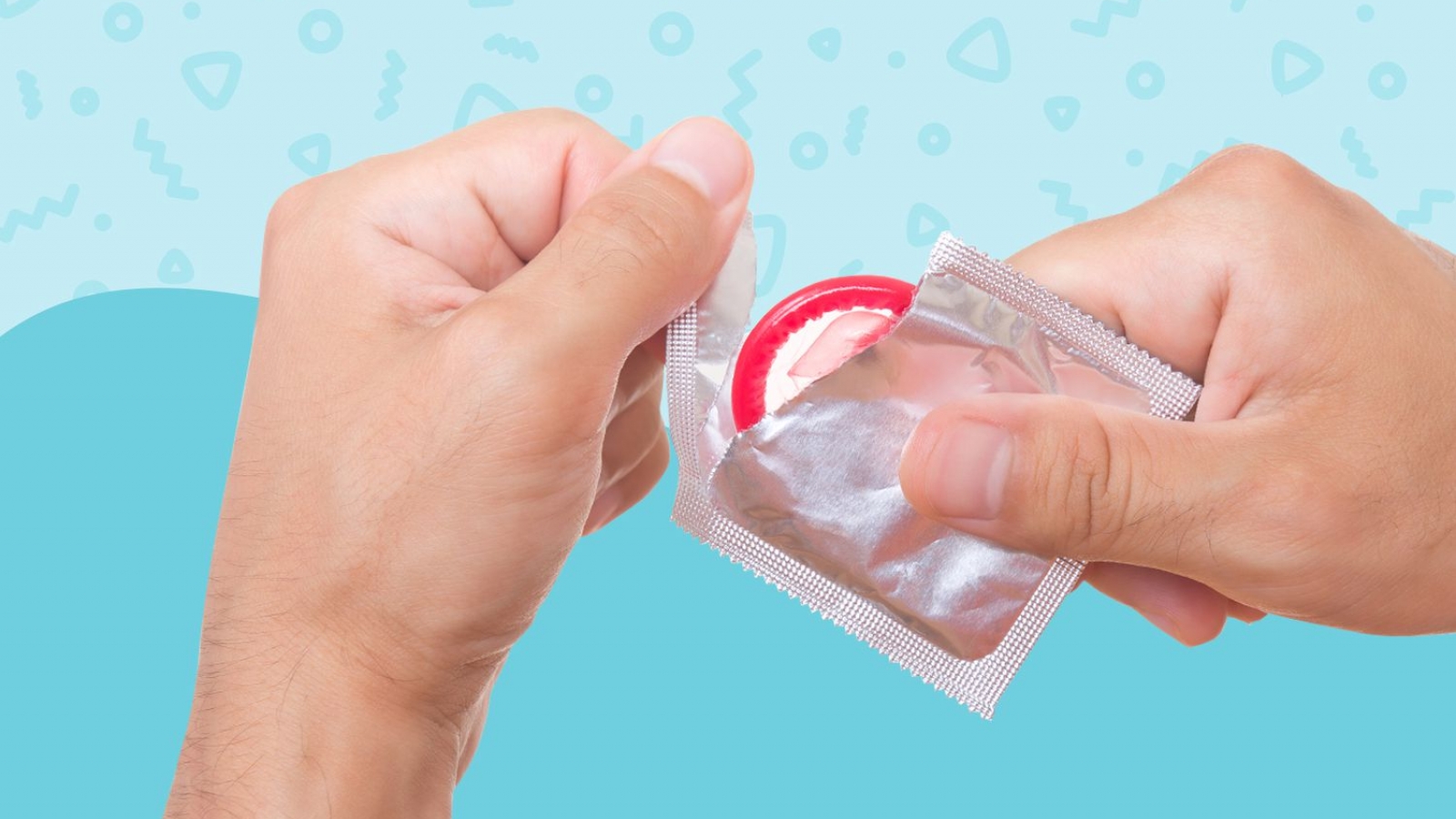 Tình cờ tìm thấy bao cao su trong ba lô của con trai 15 tuổi, tôi nên làm gì?