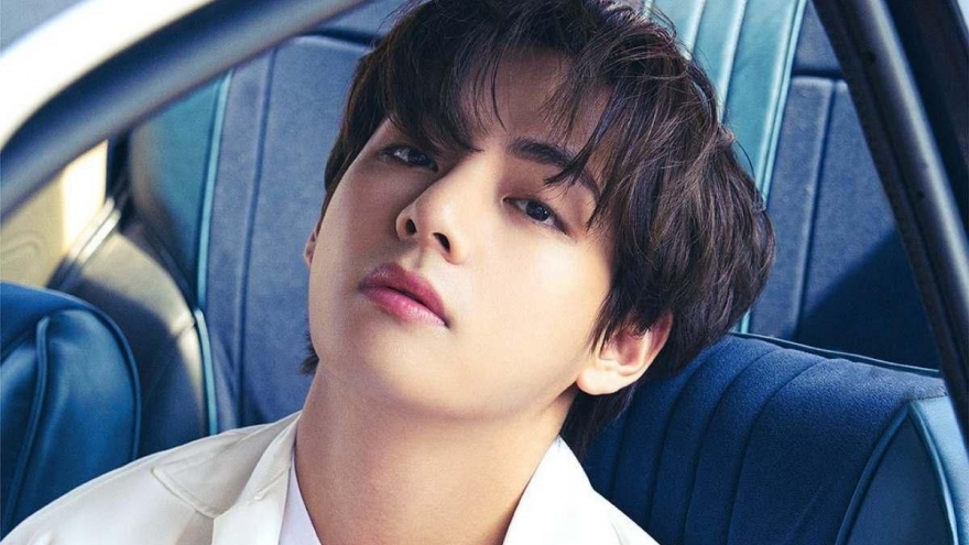 V (BTS) tiết lộ câu chuyện cảm động về người cha nghèo