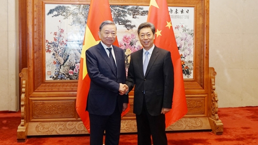 Bộ trưởng Tô Lâm hội kiến Bí thư Ủy ban Chính pháp Trung ương Đảng Cộng sản Trung Quốc