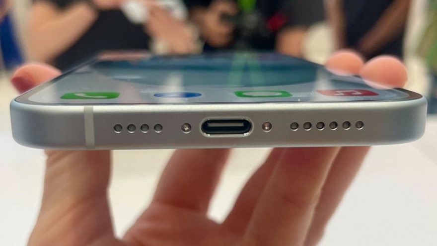 iPhone 15 có bị cháy khi sử dụng cáp sạc Android USB-C không?