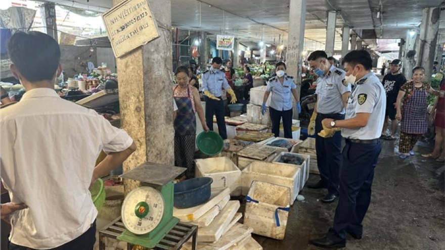 Hàng tấn thực phẩm “bẩn” bị lực lượng chức năng phát hiện, ngăn chặn kịp thời