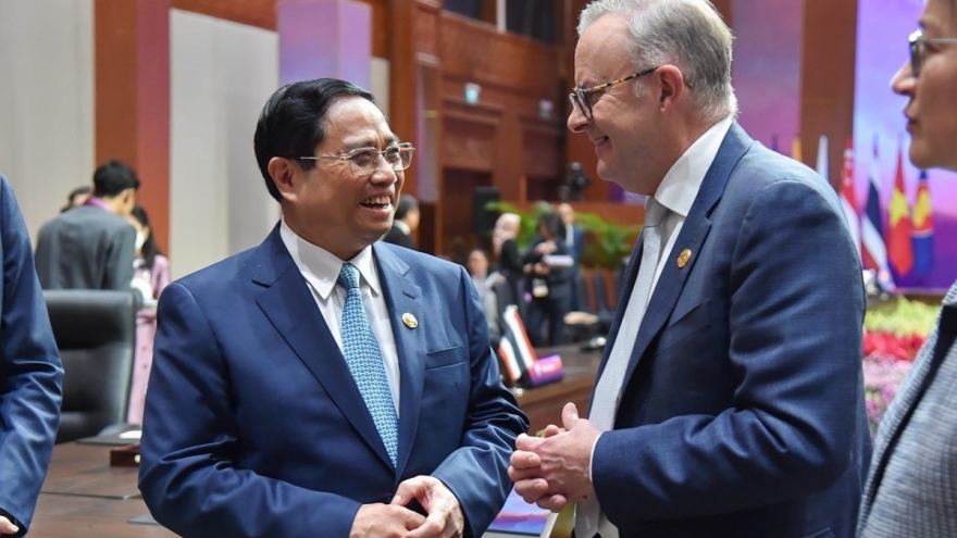 Government leaders of Vietnam, Australia and Cook Islands meet in Indonesia