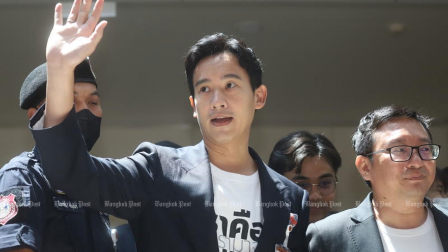 Thủ lĩnh đảng Tiến bước Thái Lan từ chức