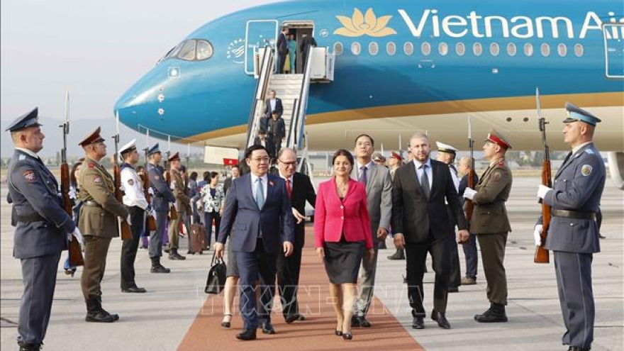 Top Vietnamese legislator arrives in Sofia for official working trip