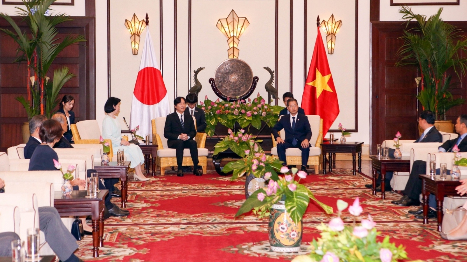 Japanese Crown Prince, Crown Princess visit Da Nang