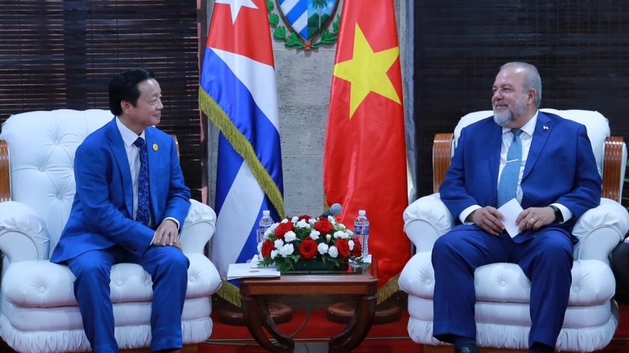 Deputy PM Tran Hong Ha meets Cuban PM