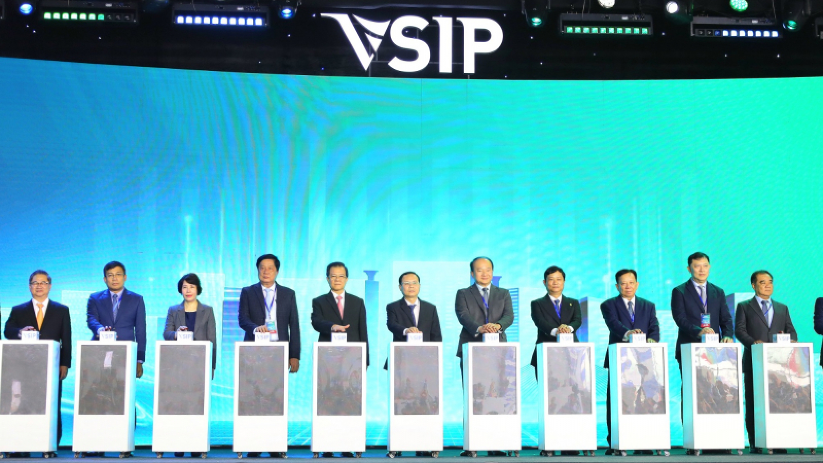 Can Tho begins construction of Vietnam-Singapore Industrial Park project