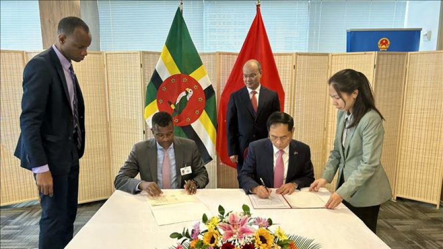 Vietnam and Dominica ink visa exemption agreement