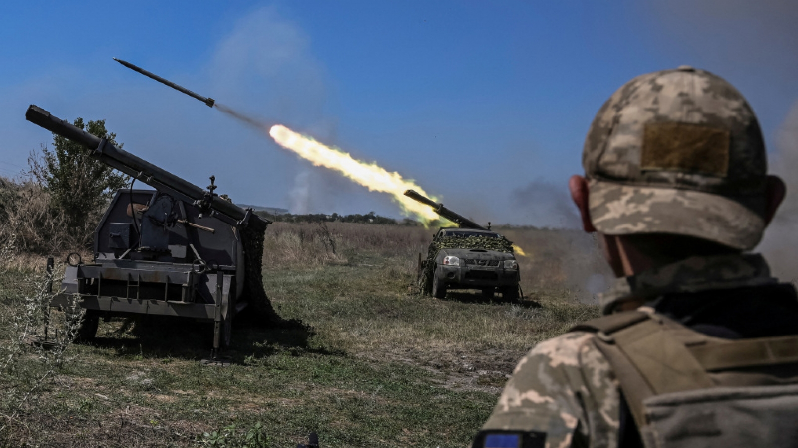Quan chức NATO nói Ukraine tiến được khoảng 100m mỗi ngày