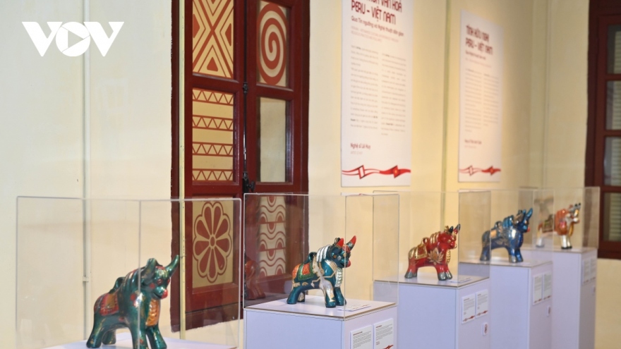 Peru’s bull art introduced at Hanoi exhibition