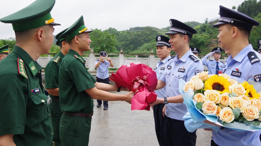 Biên phòng Cao Bằng chung tay xây tình hữu nghị, giữ vững bình yên nơi biên giới