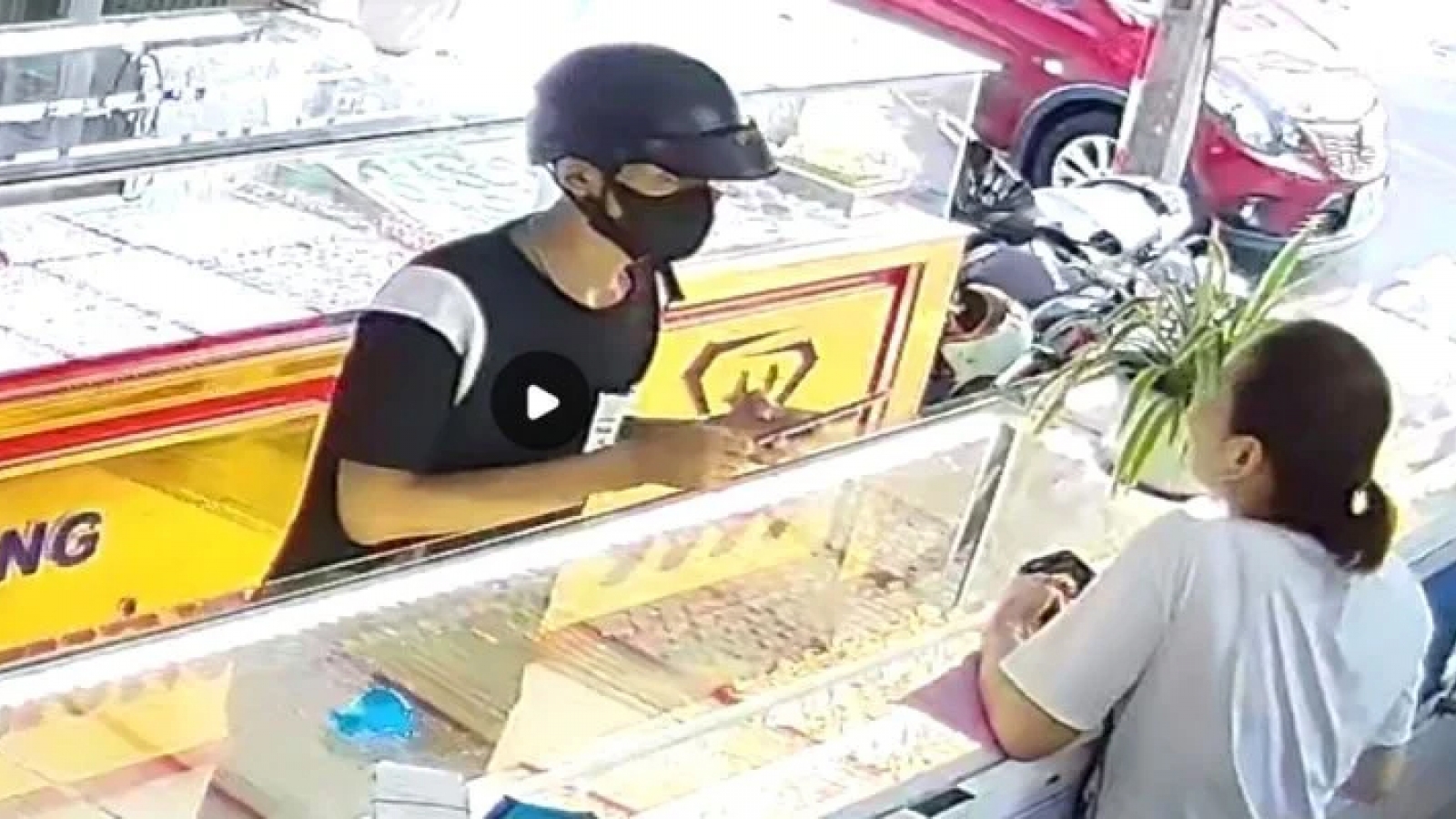 Bắt giữ thanh niên cướp tiệm vàng ở Đà Nẵng