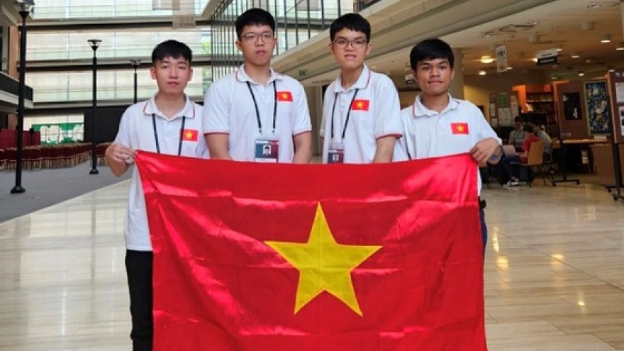 Vietnamese team claim four medals at Int’l Informatics Olympiad