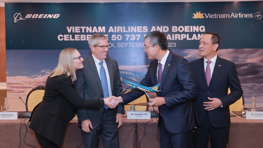 Vietnam Airlines mua 50 máy bay Boeing 737 MAX trị giá 10 tỷ USD
