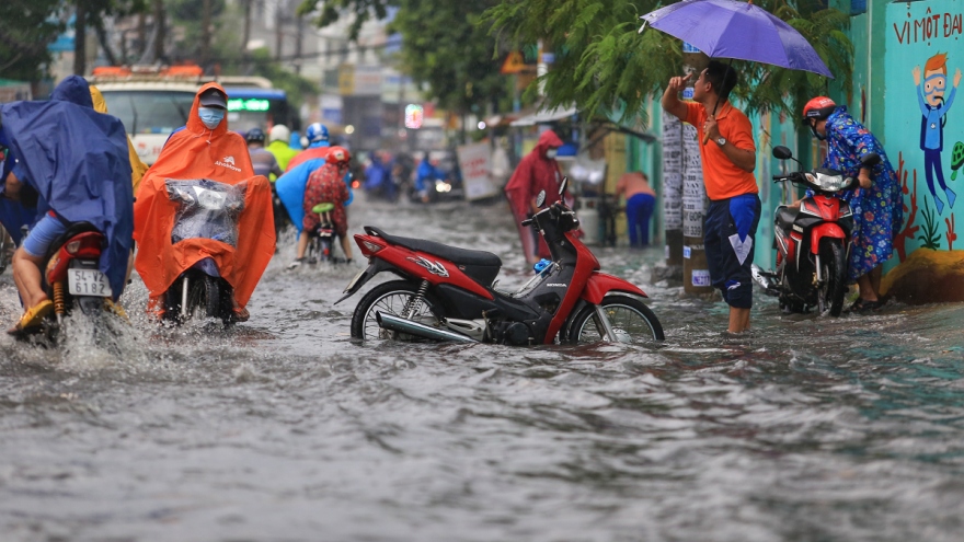 Thời tiết ngày 8/9: mưa dông và mưa lớn cục bộ, lốc, sét ở một số nơi