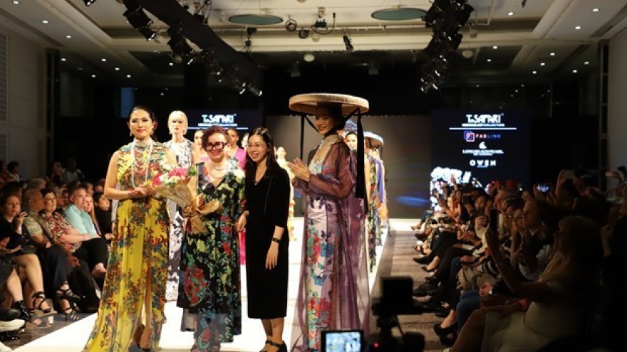 Vietnamese designer attracts attention at House of iKons Fashion Week 2023