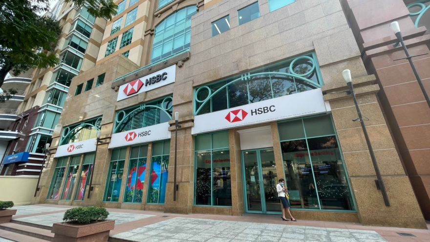 HSBC named Best International Investment Bank in Vietnam by Asiamoney