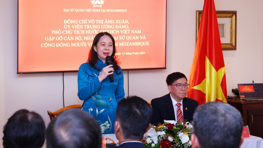 Phó Chủ tịch nước Võ Thị Ánh Xuân gặp gỡ cộng đồng người Việt Nam tại Mozambique