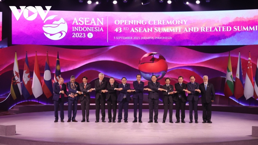 Thủ tướng kết thúc hoạt động tại HNCC ASEAN 43: Ấn tượng về sự tự tin, chủ động