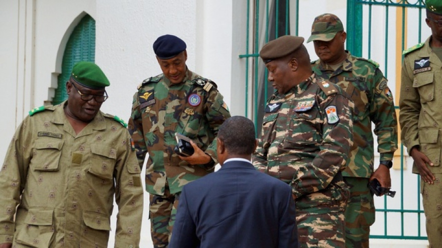 Chính quyền quân sự Niger đàm phán đồng thời với Pháp và ECOWAS