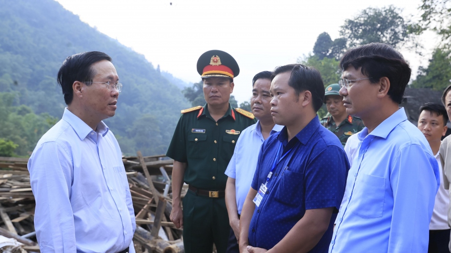 Chủ tịch nước Võ Văn Thưởng kiểm tra công tác khắc phục mưa lũ tại Lào Cai