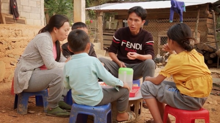 Bom, mìn do chiến tranh để lại vẫn tiếp tục gây thiệt hại cho người dân Lào