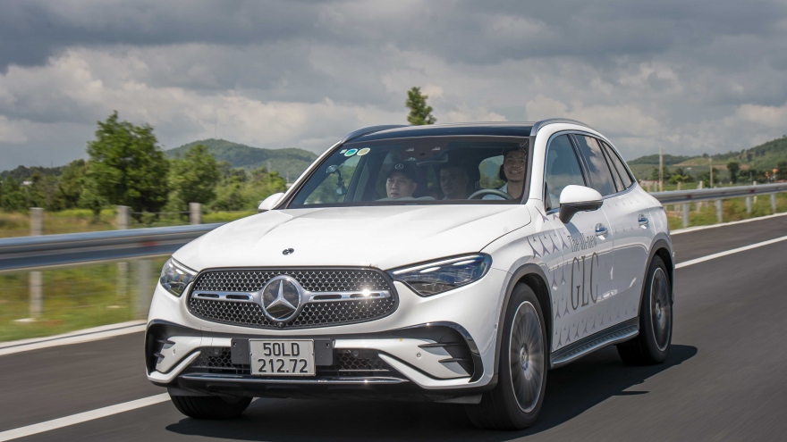 Bảng giá xe Mercedes-Benz tháng 5/2024: Ưu đãi cho GLC, C 43, C 200 và E 200