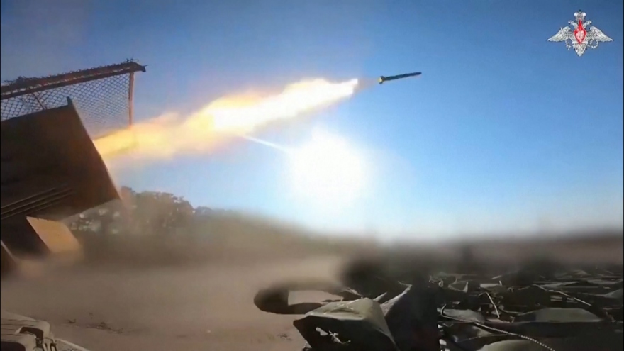Nga bắn hạ chiến đấu cơ Ukraine, Kiev tấn công hệ thống phòng không Nga