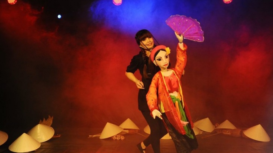 Female artist brings Vietnamese stage puppetry to the world