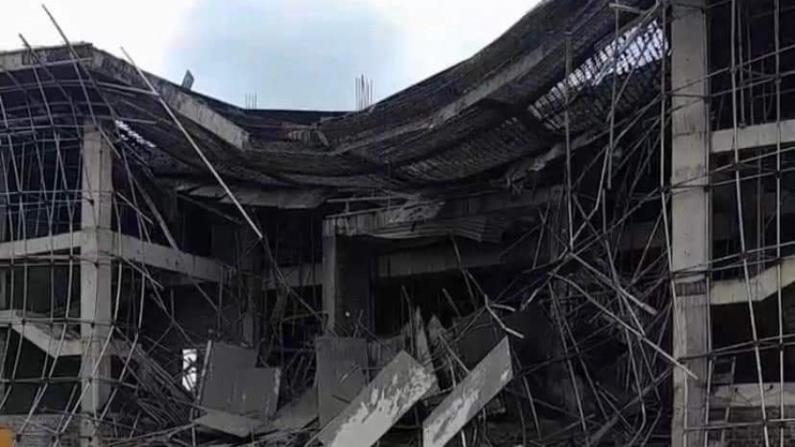 Sập giàn giáo công trình xây dựng nhà văn hóa trung tâm huyện Tuyên Hoá (Quảng Bình)