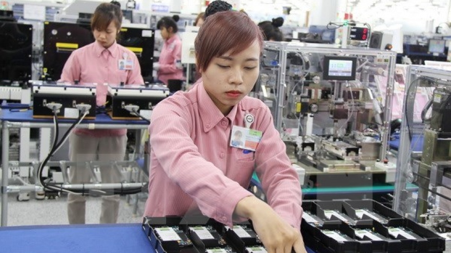 Vietnam’s exports of computers and phones rise 10% in August
