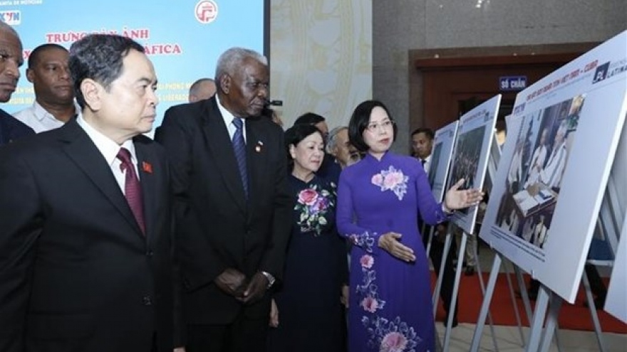 Photo exhibition spotlights long-lasting Vietnam-Cuba amity