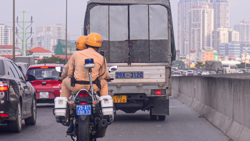 Lao xe vào làn đường khẩn cấp: Những kẻ cướp cơ hội sống của người bệnh