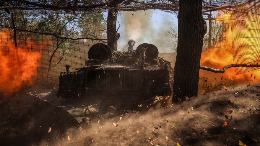 Mặt trận Đông Bắc Ukraine rực cháy bởi cuộc tấn công chưa từng có của Nga