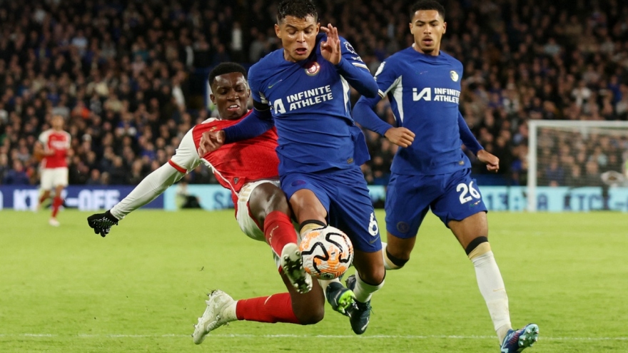 Kết quả vòng 9 Ngoại hạng Anh: Chelsea chia điểm kịch tính cùng Arsenal