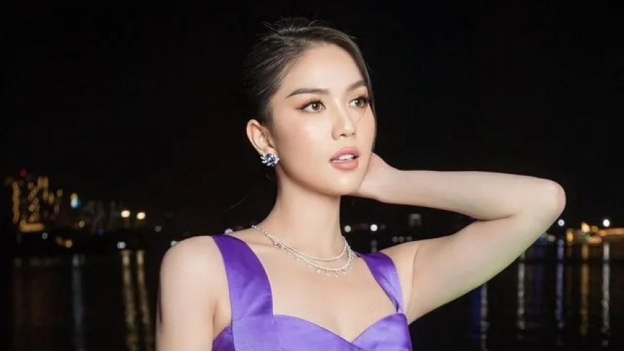 Chuyện showbiz: Ngọc Trinh vẫn chưa xóa các clip lái mô tô mạo hiểm