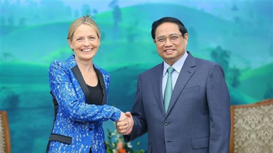 PM urges Amazon to expand operations in Vietnam