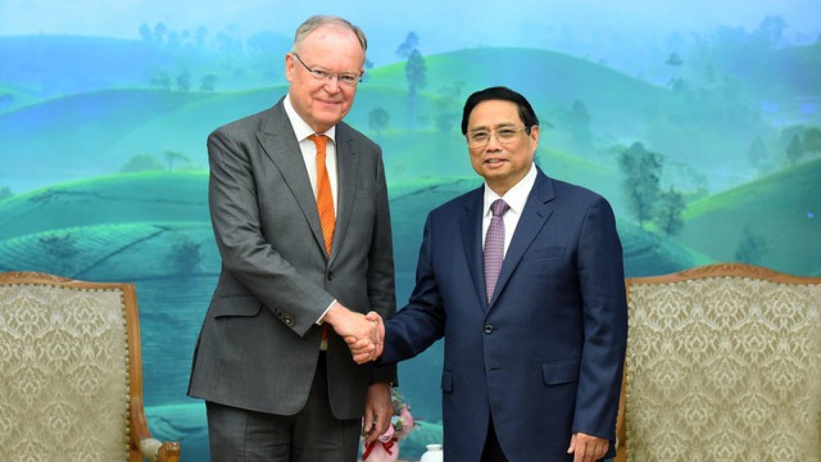 PM pledges conducive business climate for German firms in Vietnam