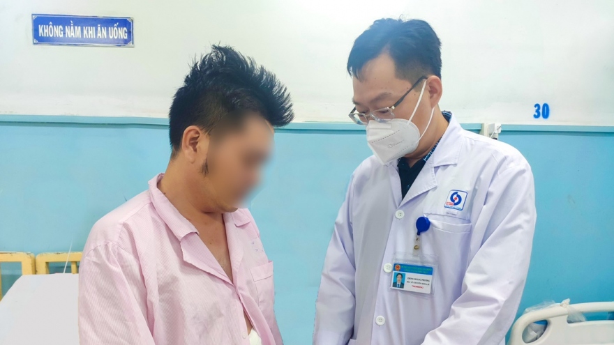 Vô tình nuốt xương cá, người đàn ông bị áp xe tụy nghiêm trọng