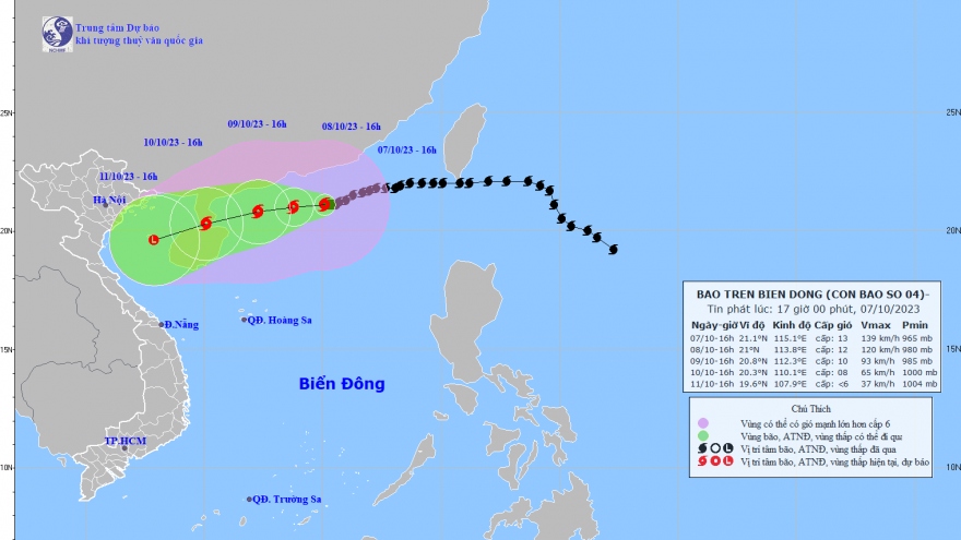 Bão số 4 duy trì cường độ rất mạnh nhưng hầu như ít dịch chuyển