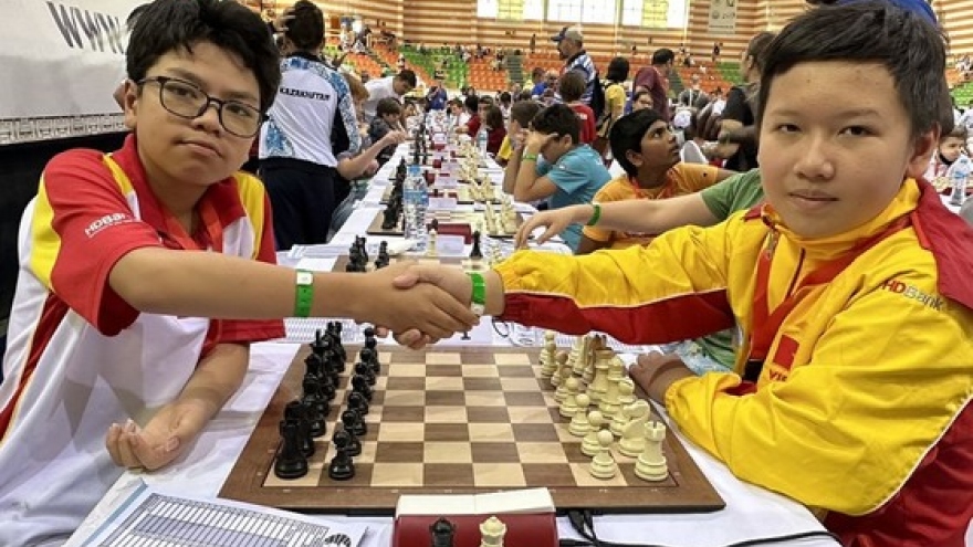 Master Duy wins world chess championships