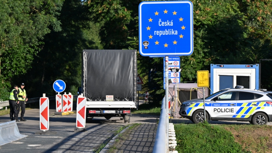 Việc kiểm tra ngẫu nhiên tại biên giới Séc-Slovakia sẽ kéo dài đến ngày 2/11