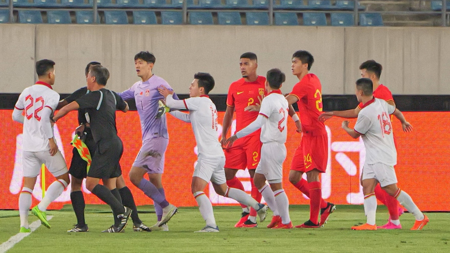 ĐT Trung Quốc bị chỉ trích dù thắng 2-0 trước ĐT Việt Nam