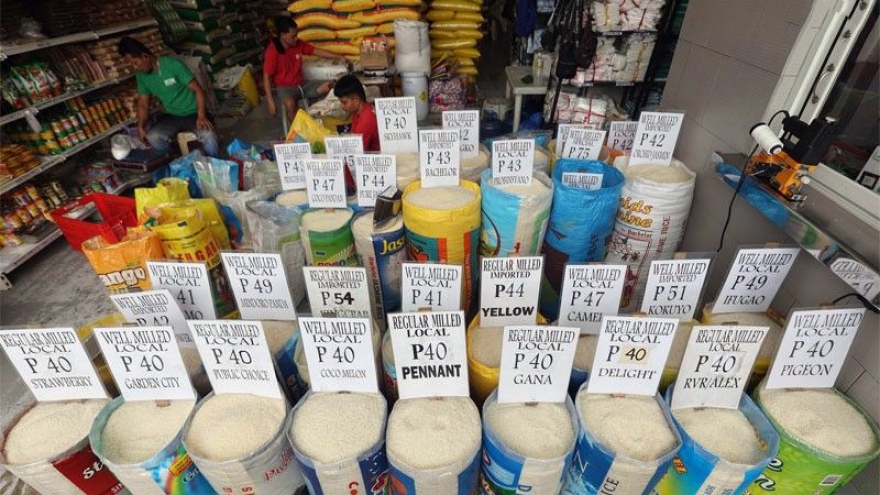 Philippines dỡ bỏ trần giá gạo sau 1 tháng áp dụng