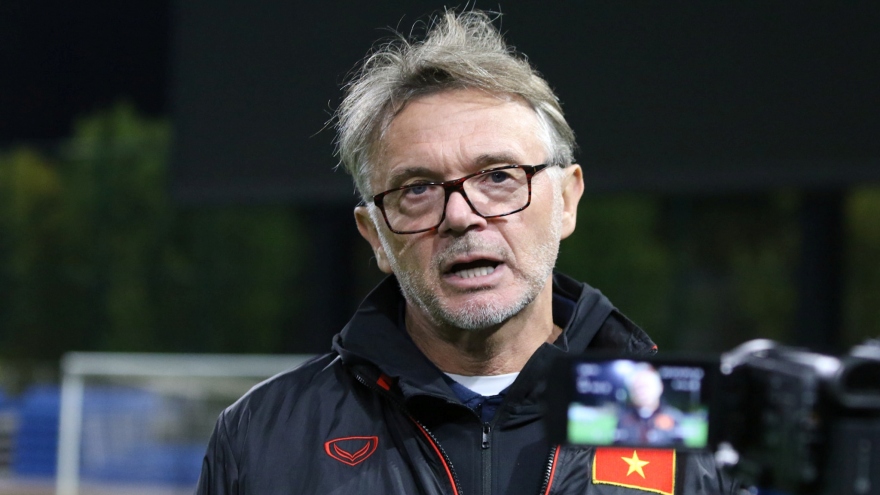 HLV Troussier nhận tin "sét đánh" trước thềm vòng loại 2 World Cup 2026